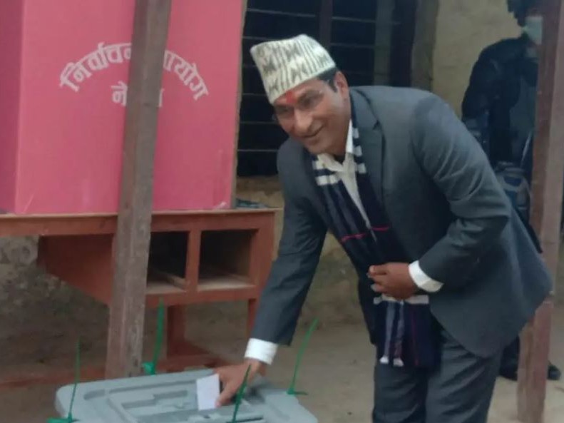 जाजरकोटको बागेश्वर विद्यालयबाट शक्तिको मतदान  